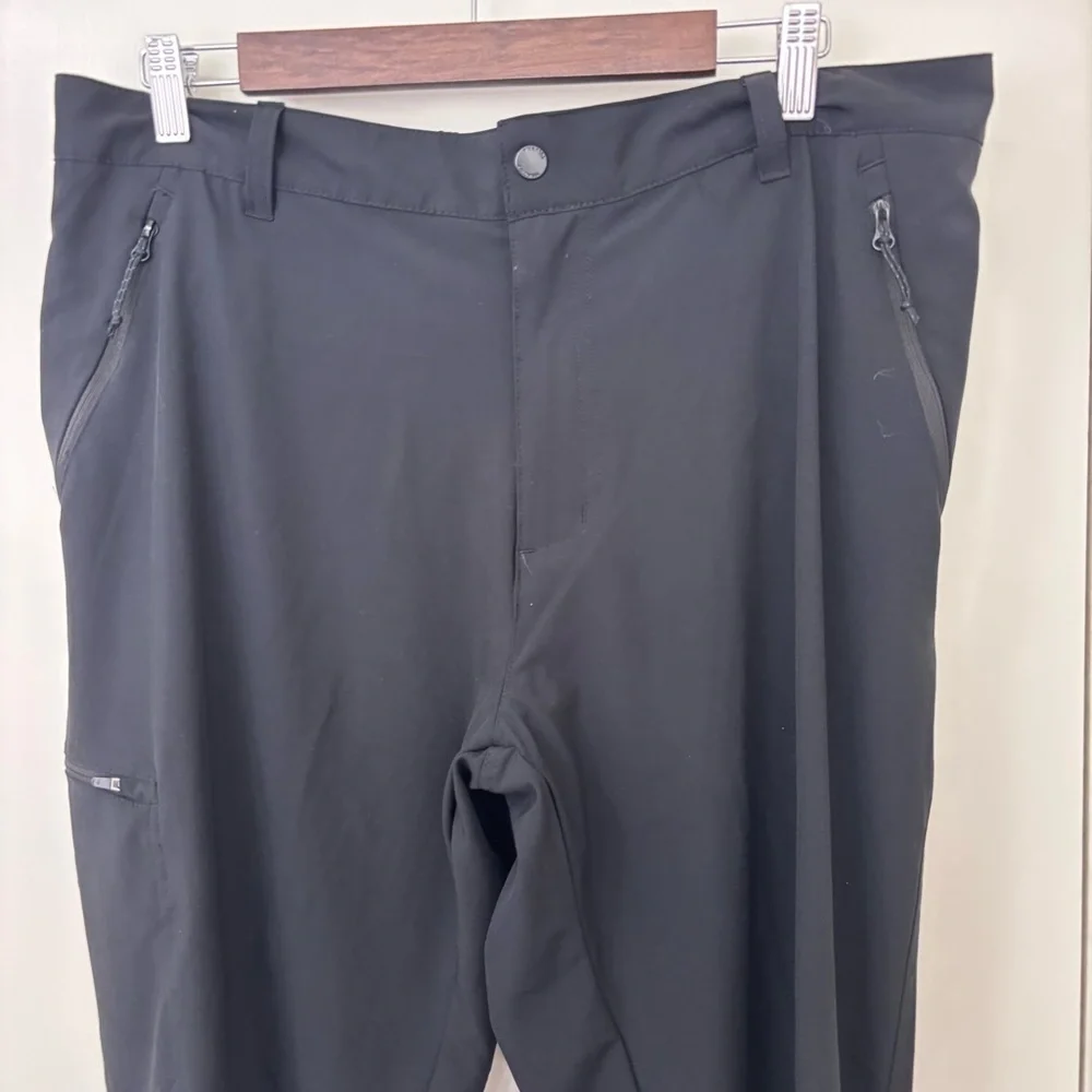 Columbia Men's Black Performance lightweight hiking pants 36x46